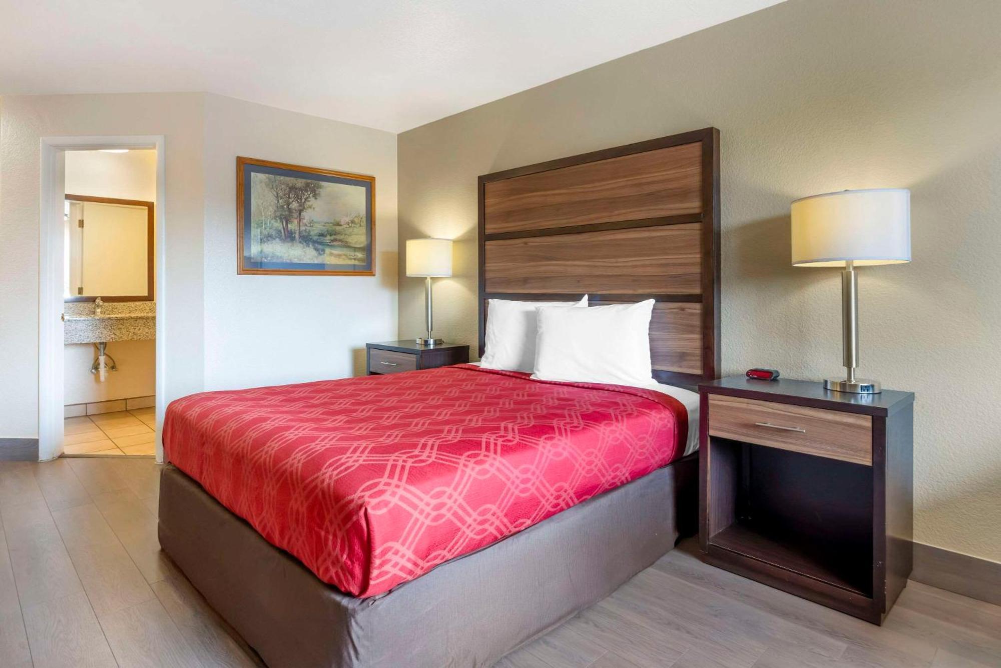 Rodeway Inn Олбани Экстерьер фото
