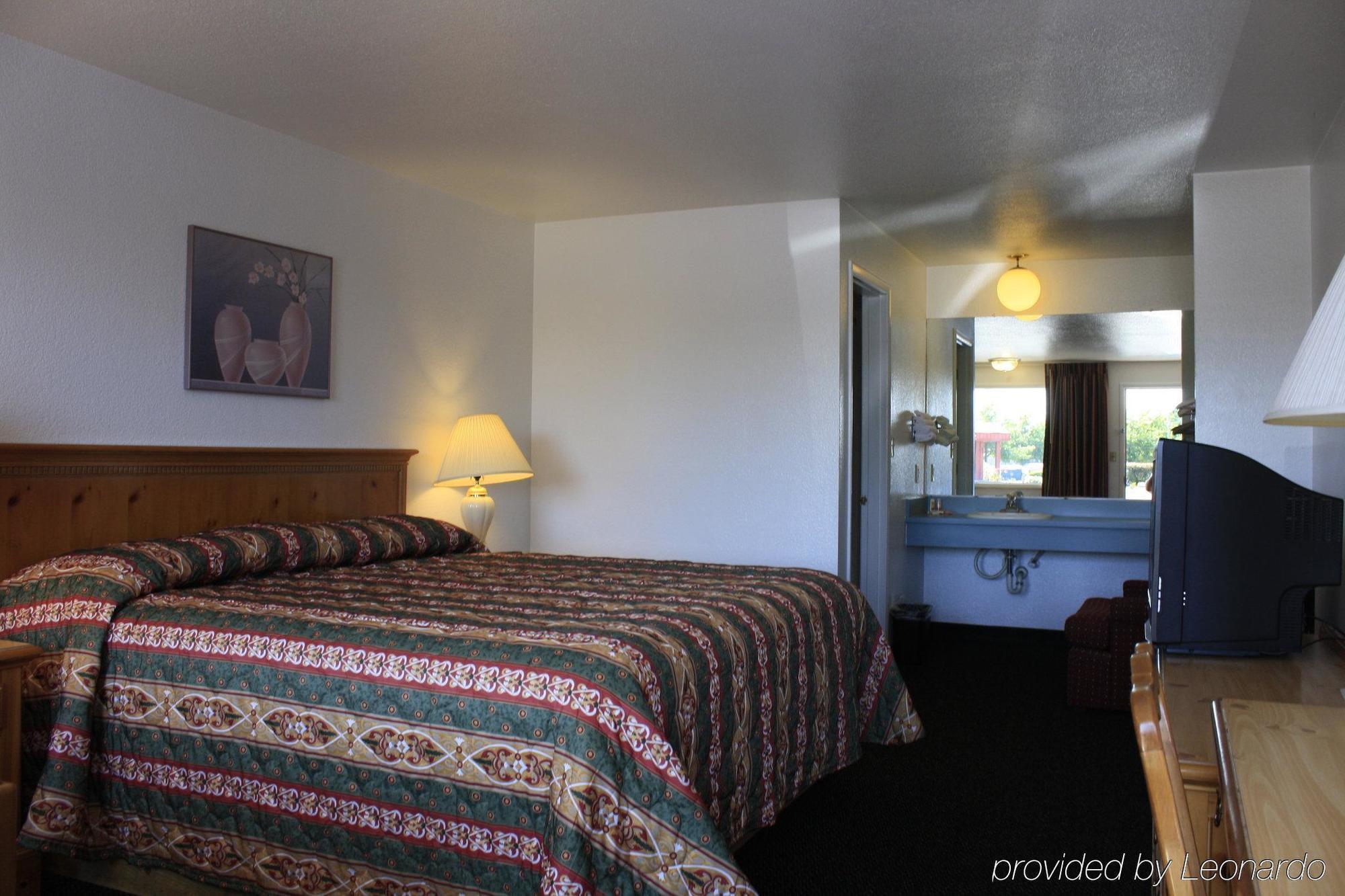 Rodeway Inn Олбани Экстерьер фото