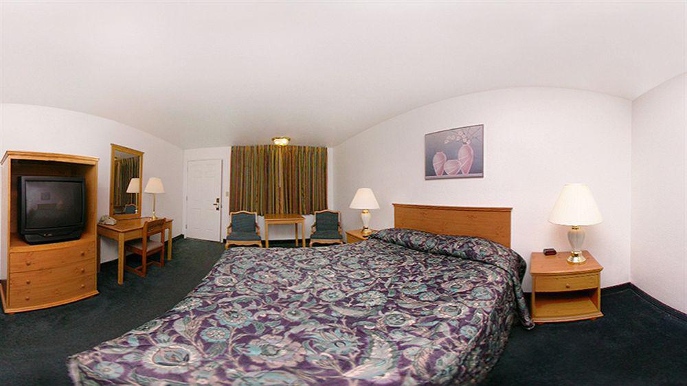 Rodeway Inn Олбани Экстерьер фото